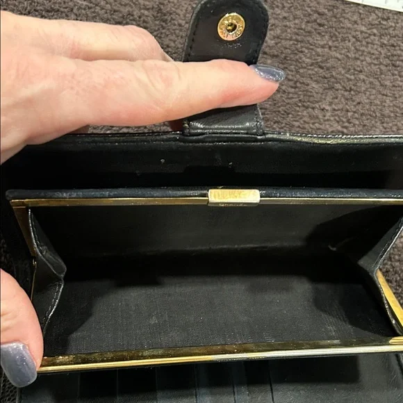 Vintage CHANEL Textured Black Leather Wallet Hologram - Picture 8 of 12